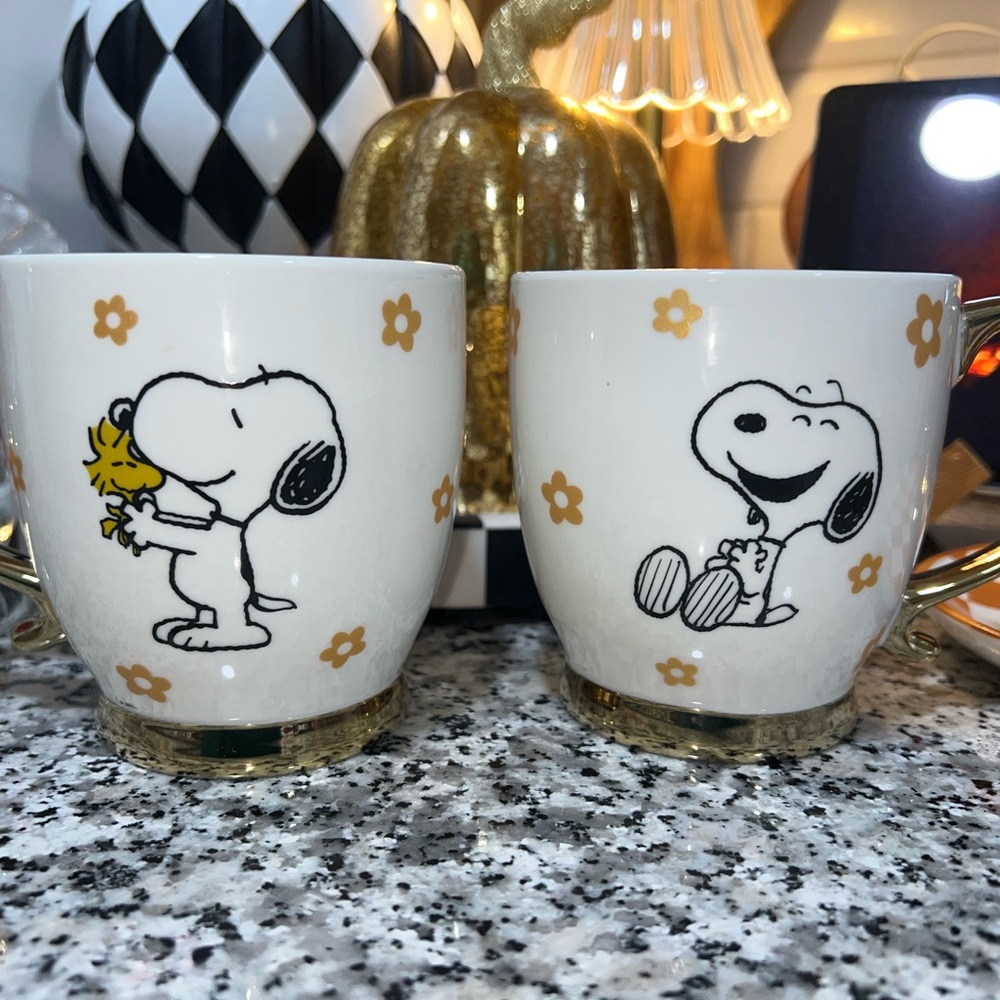 Snoopy and Woodstock White and Gold Mug Set
